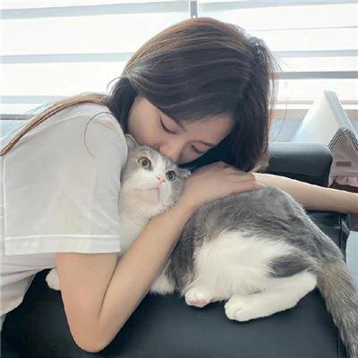 黑暗中的两个人